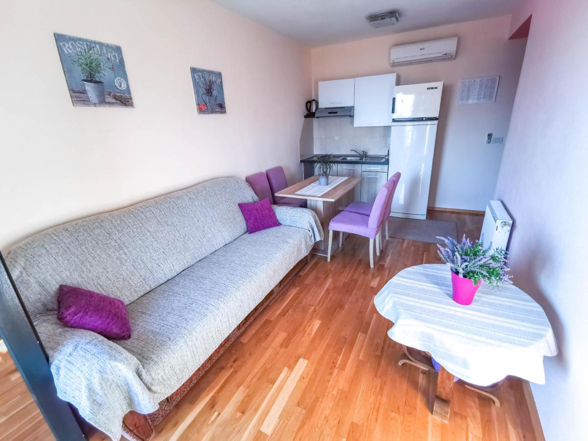 Apartments Vukovic Vanja Makarska Exterior photo